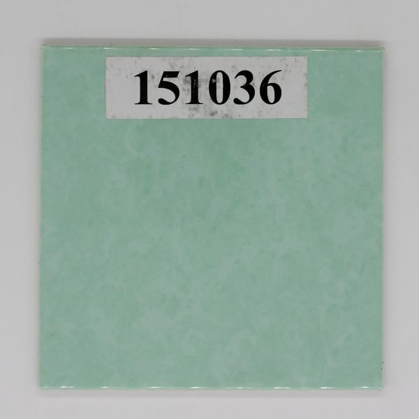 V&B Mettlach 15x15cm hell grün geflammt<!---151036--->