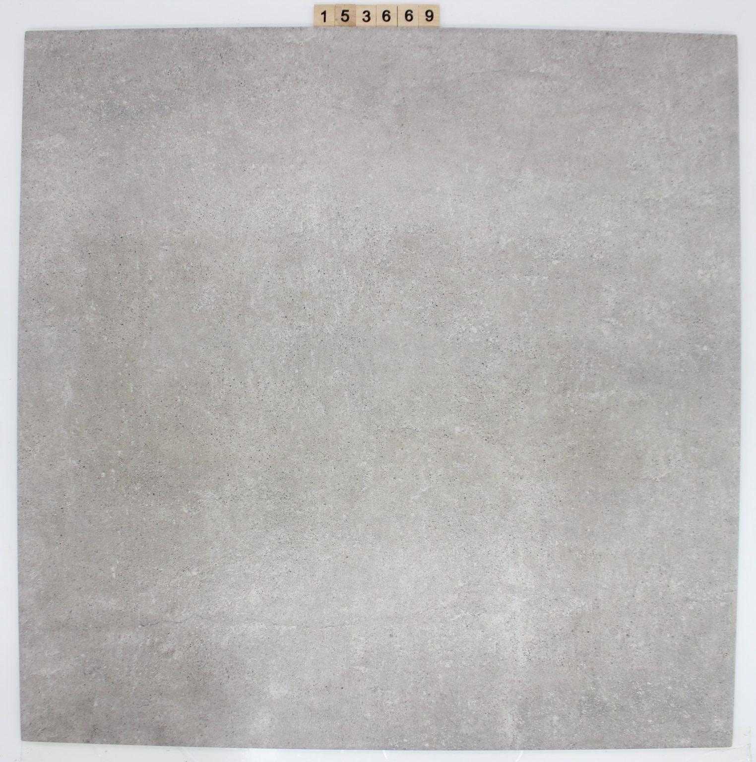 momastela-artikel-farbe-cement-nuance-52gb1-61x61cm-hundenborn